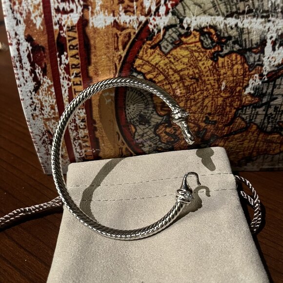 D̲a̲v̲i̲d̲ ̲Y̲u̲r̲m̲a̲n̲ 4mm Silver Diamond Hook Bracelet - Picture 3 of 5